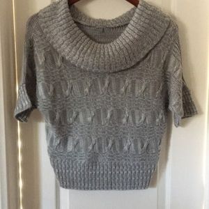 Pretty short sleeved sweater